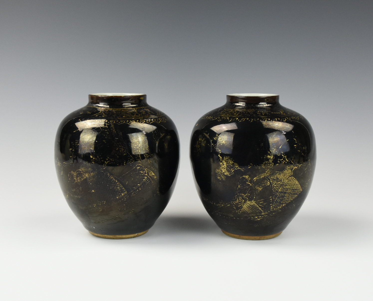 PAIR OF CHINESE GILT BLACK GLAZED 2cee4b