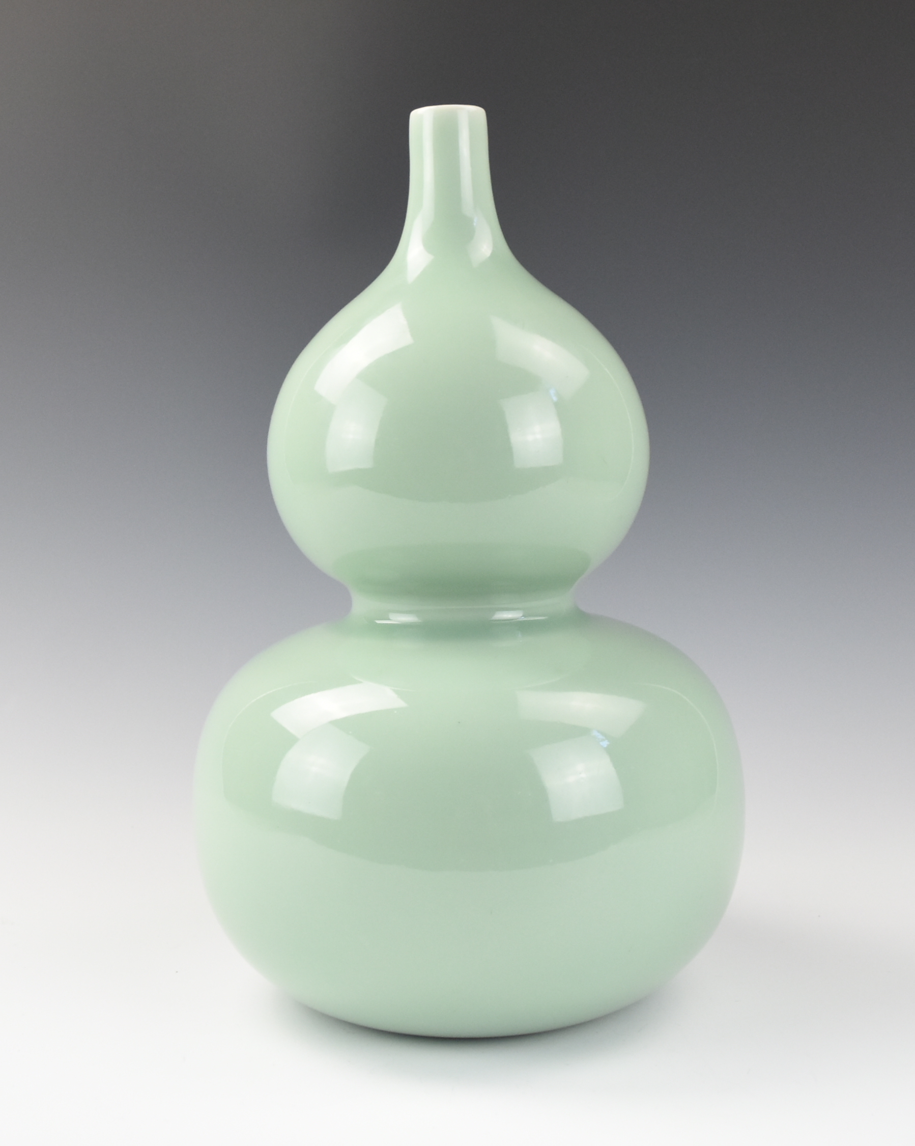 CHINESE CELADON DOUBLE GOURD VASE