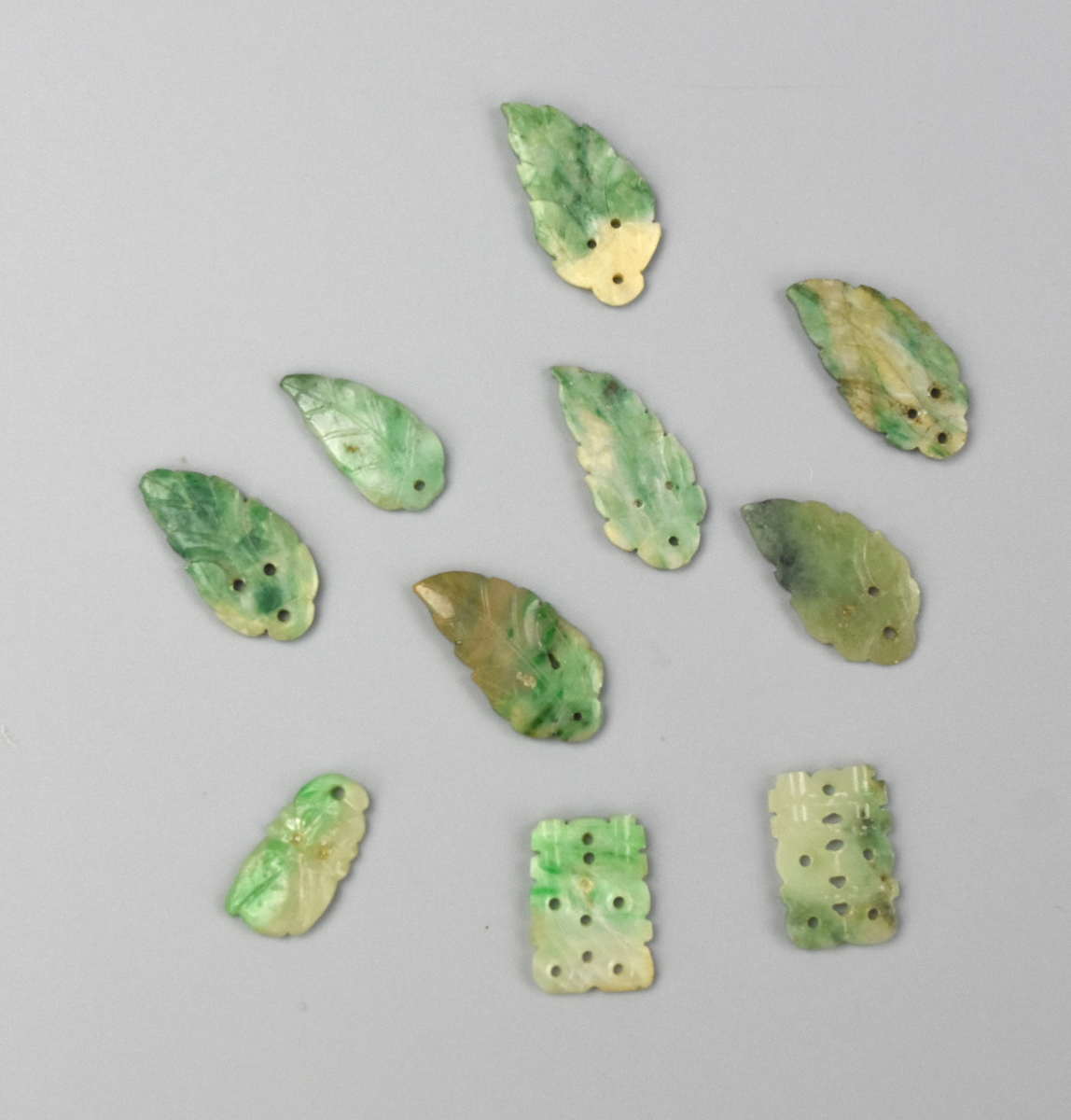 GROUP OF CHINESE JADEITE EARING