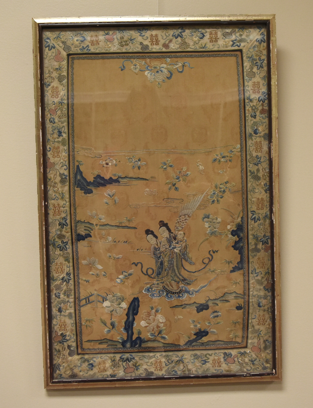 LARGE CHINESE FRAMED EMBROIDERY