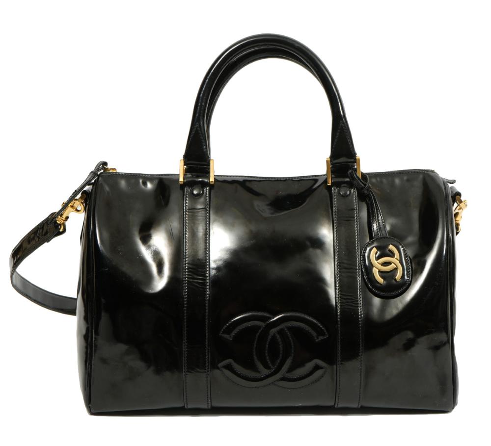 CHANEL BLACK PATENT LEATHER DUFFLE 2cf075