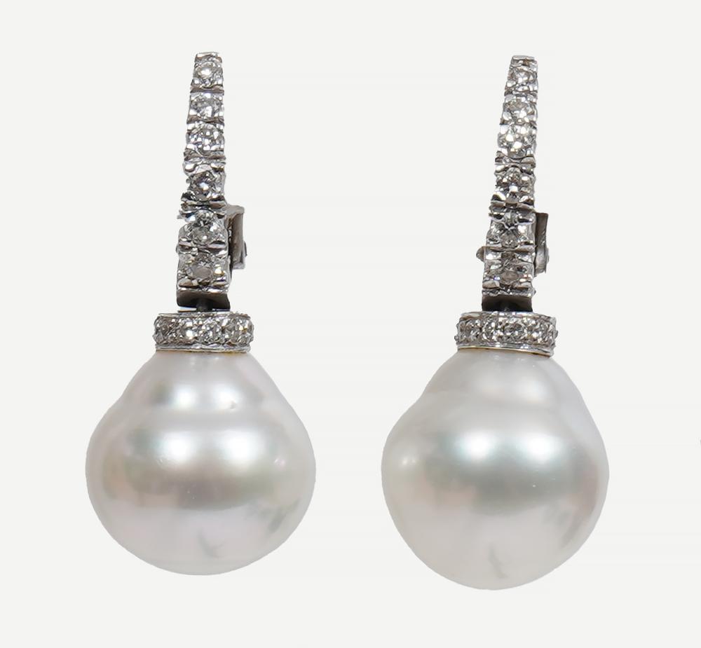 18K WG PEARL & DIAMOND PIERCED