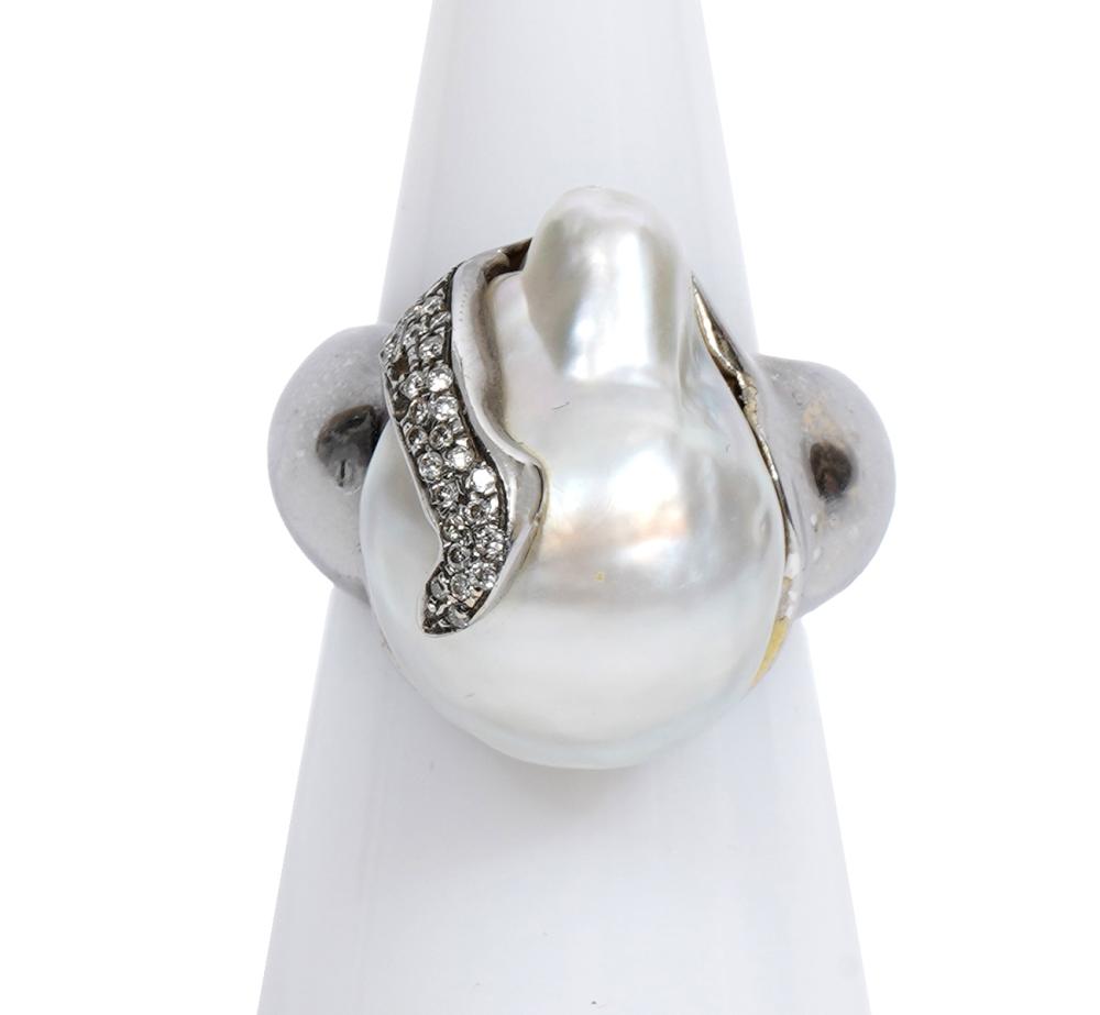 ITALIAN 18K WG, DIAMOND & PEARL