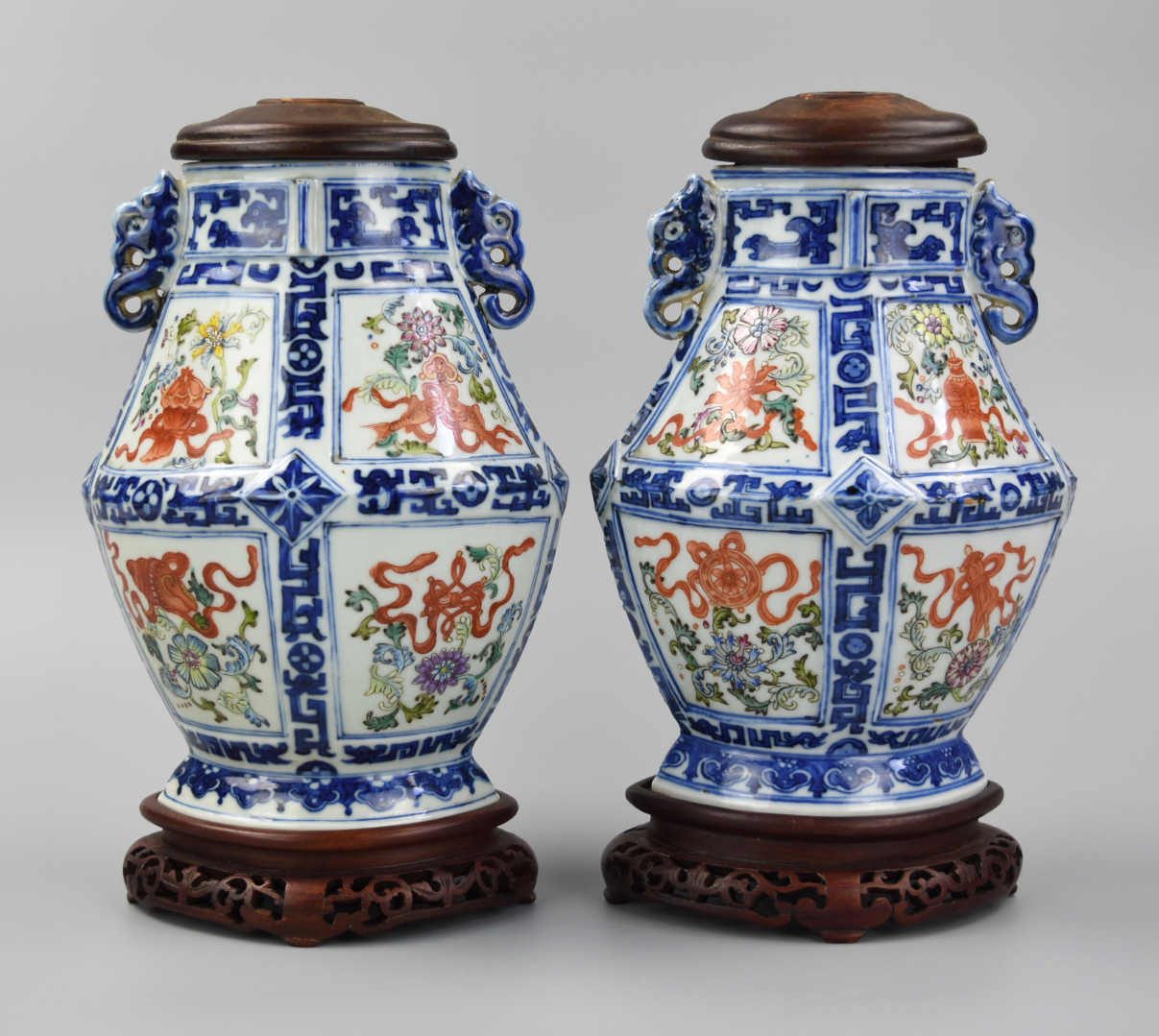 PAIR OF CHINESE B W IRON RED 2cf44d