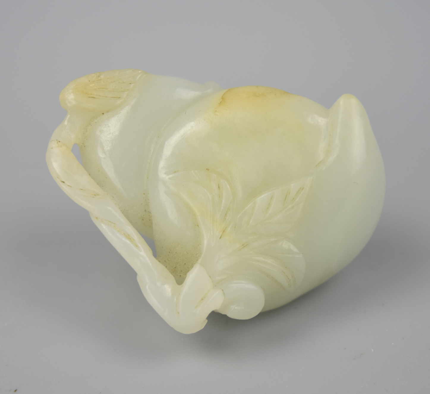 CHINESE WHITE JADE PEACH PENDANT,