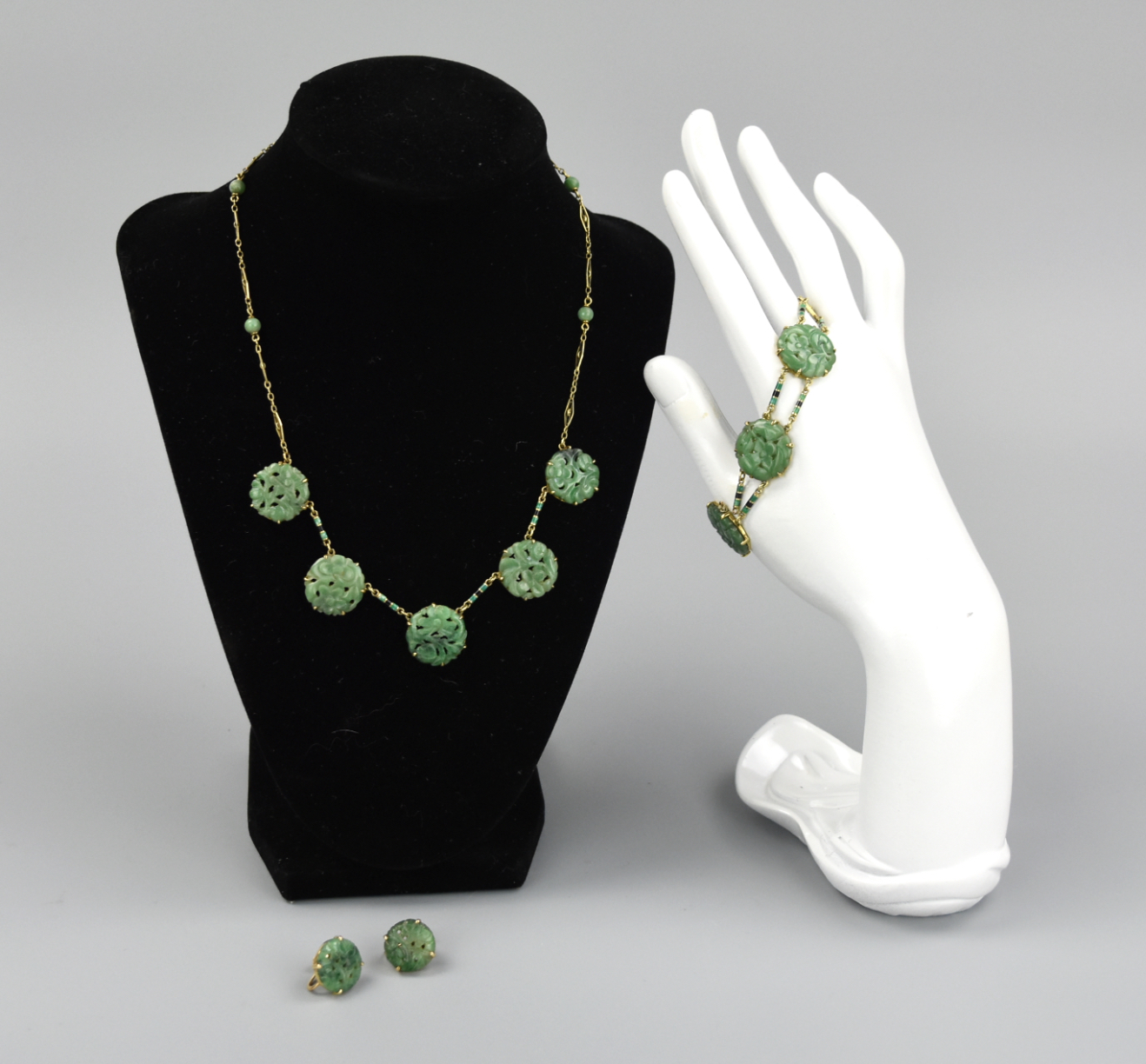 CHINESE JADEITE SET :NECKLACE ,EARRING,