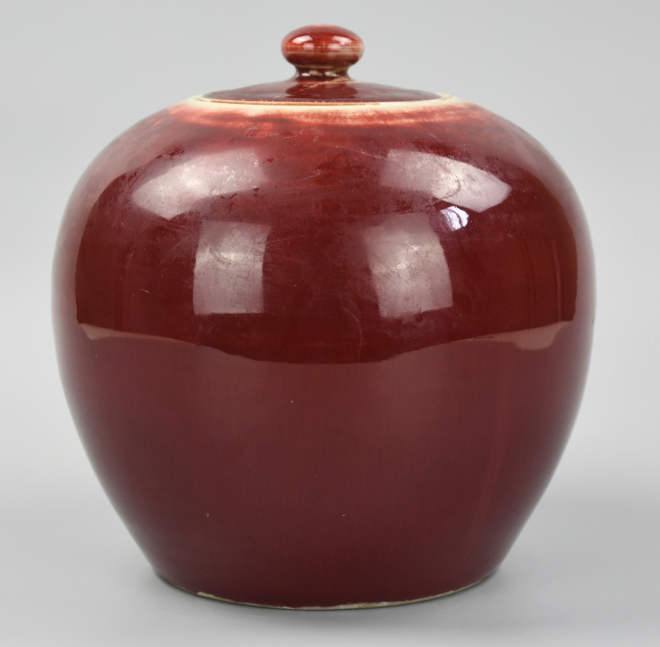 CHINESE RED GLAZED JAR AND COVER 20TH 2cf4bb