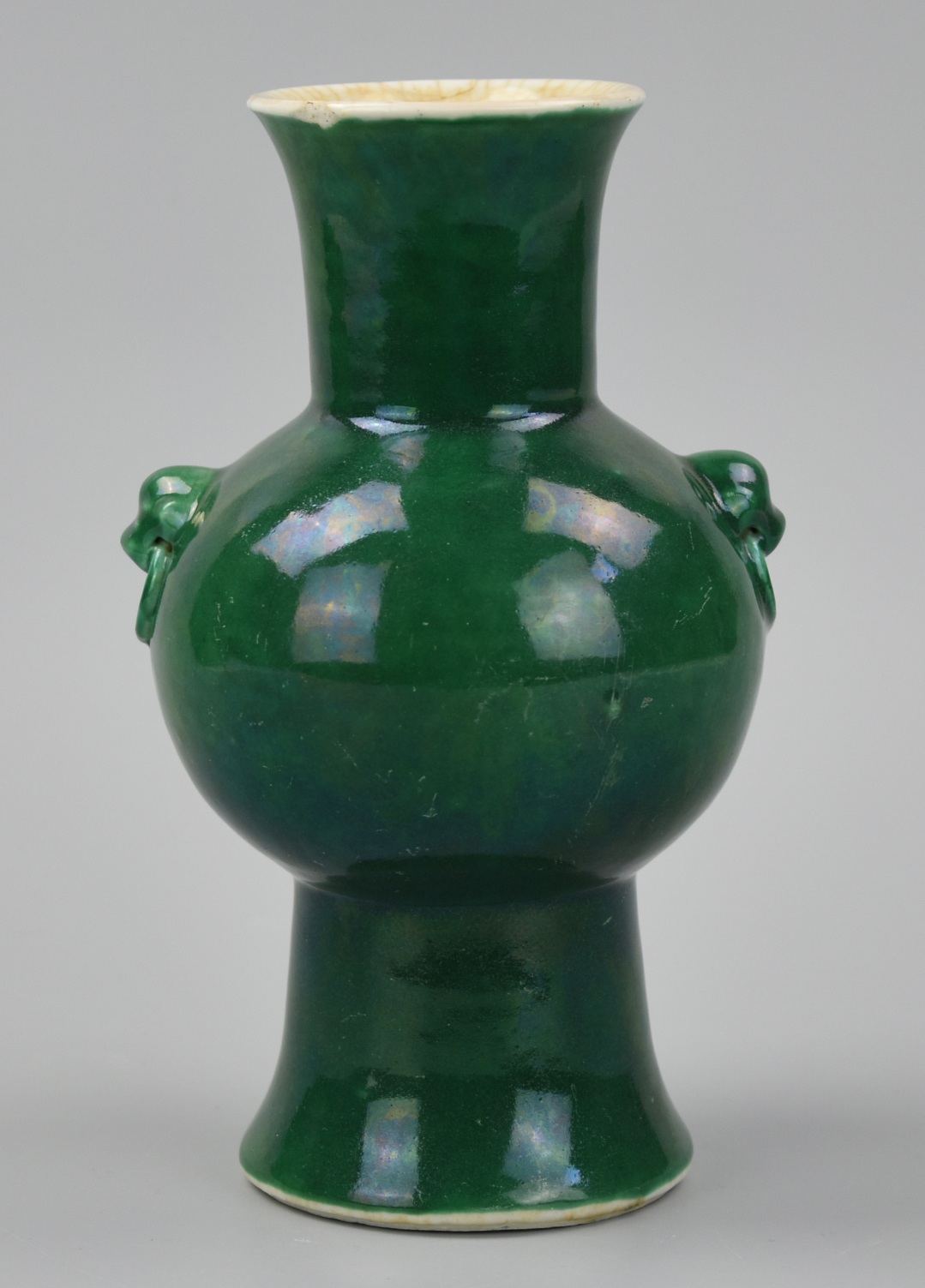 CHINESE GREEN GLAZED VASE W HANDLES  2cf4c5