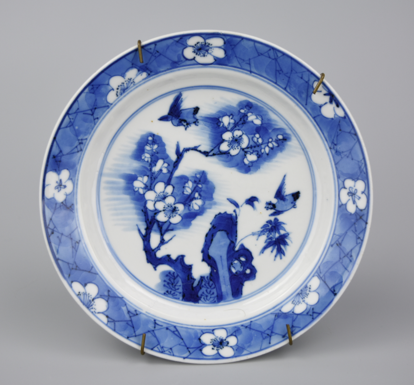 SMALL CHINESE B W PLATE W ROOSTER  2cf4cb