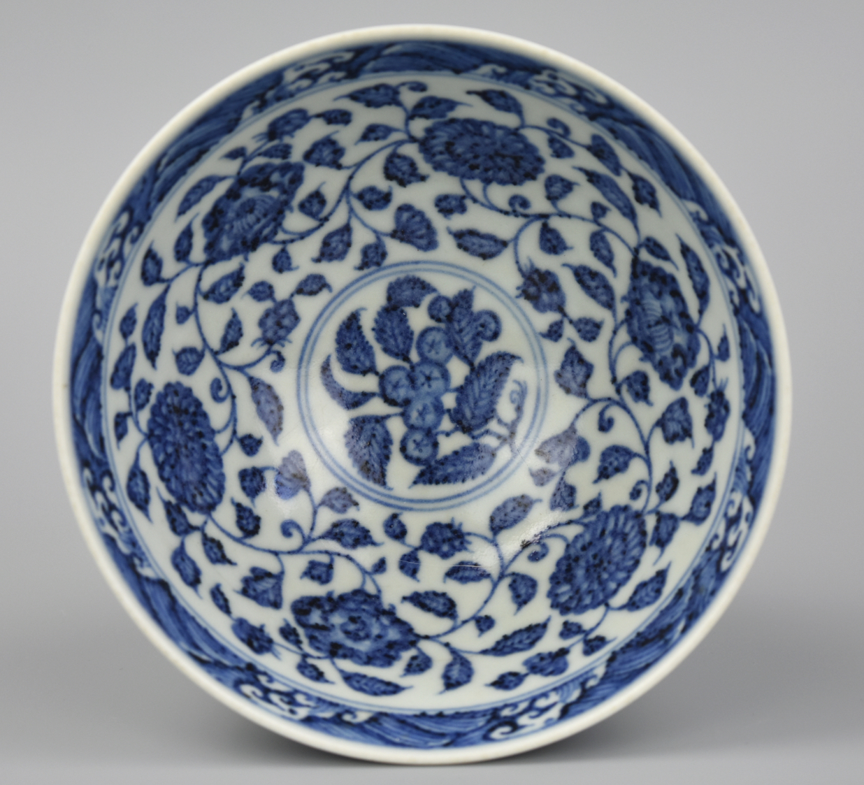 A CHINESE MING STYLE,STEEP SIDED BLUE&