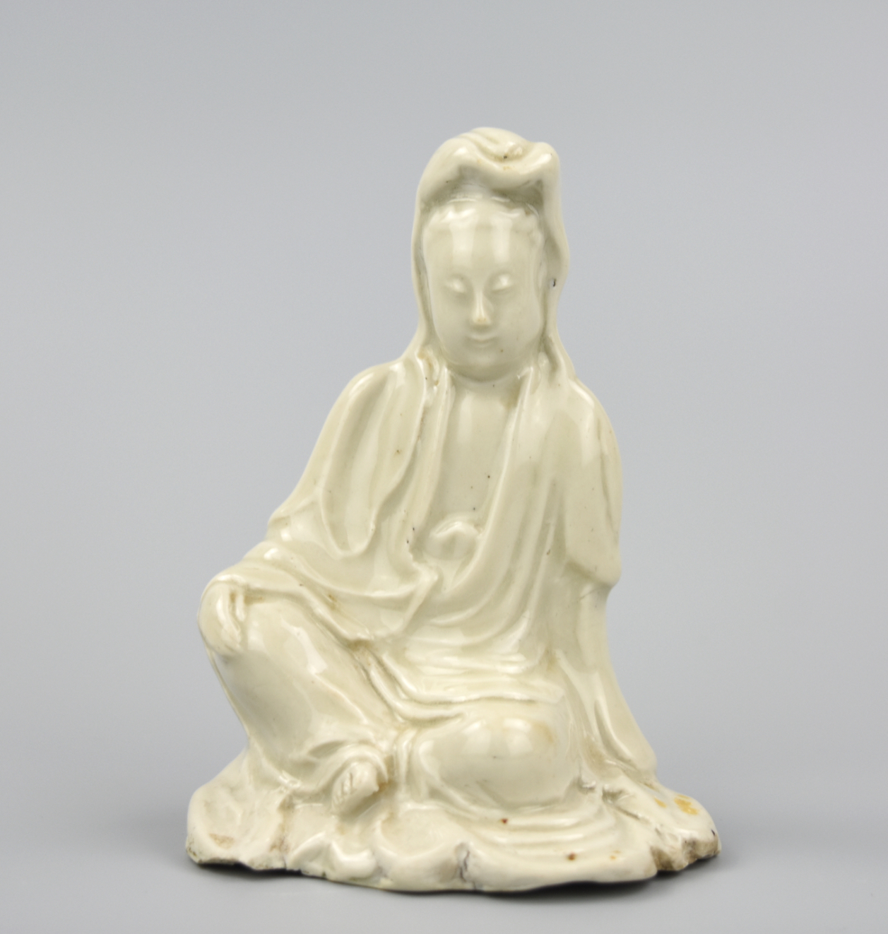 CHINESE SEATED BLANC DE CHINE GUANYIN