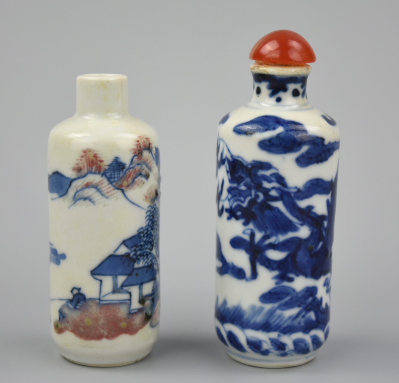 2 CHINESE SNUFF BOTTLES B W  2cf51b