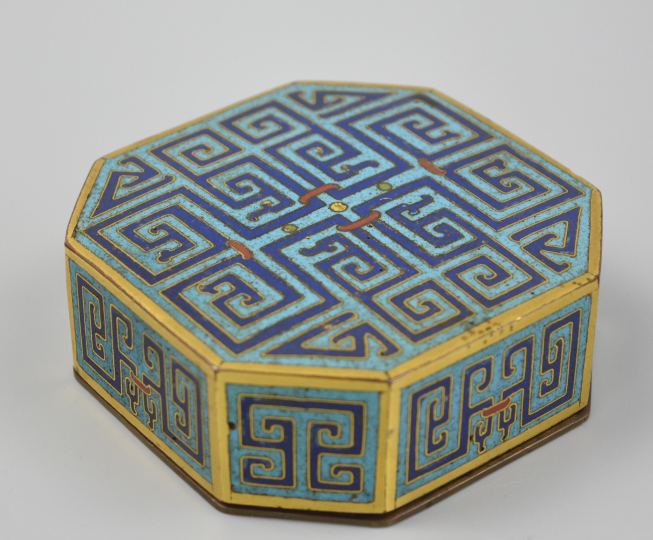 CHINESE HEXAGONAL CLOSIONNE BOX  2cf584