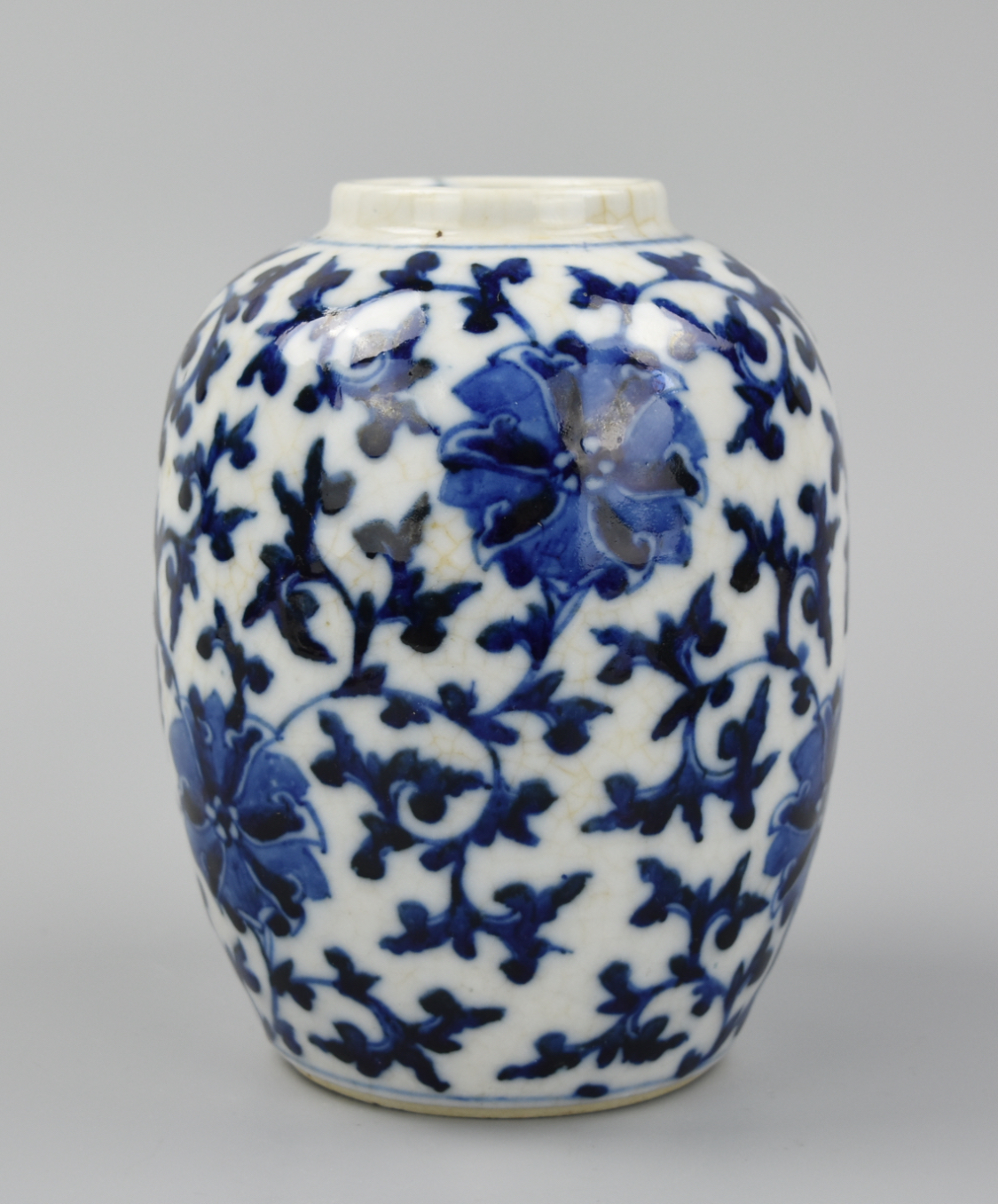 CHINESE BLUE WHITE JAR W SCROLLING 2cf57f