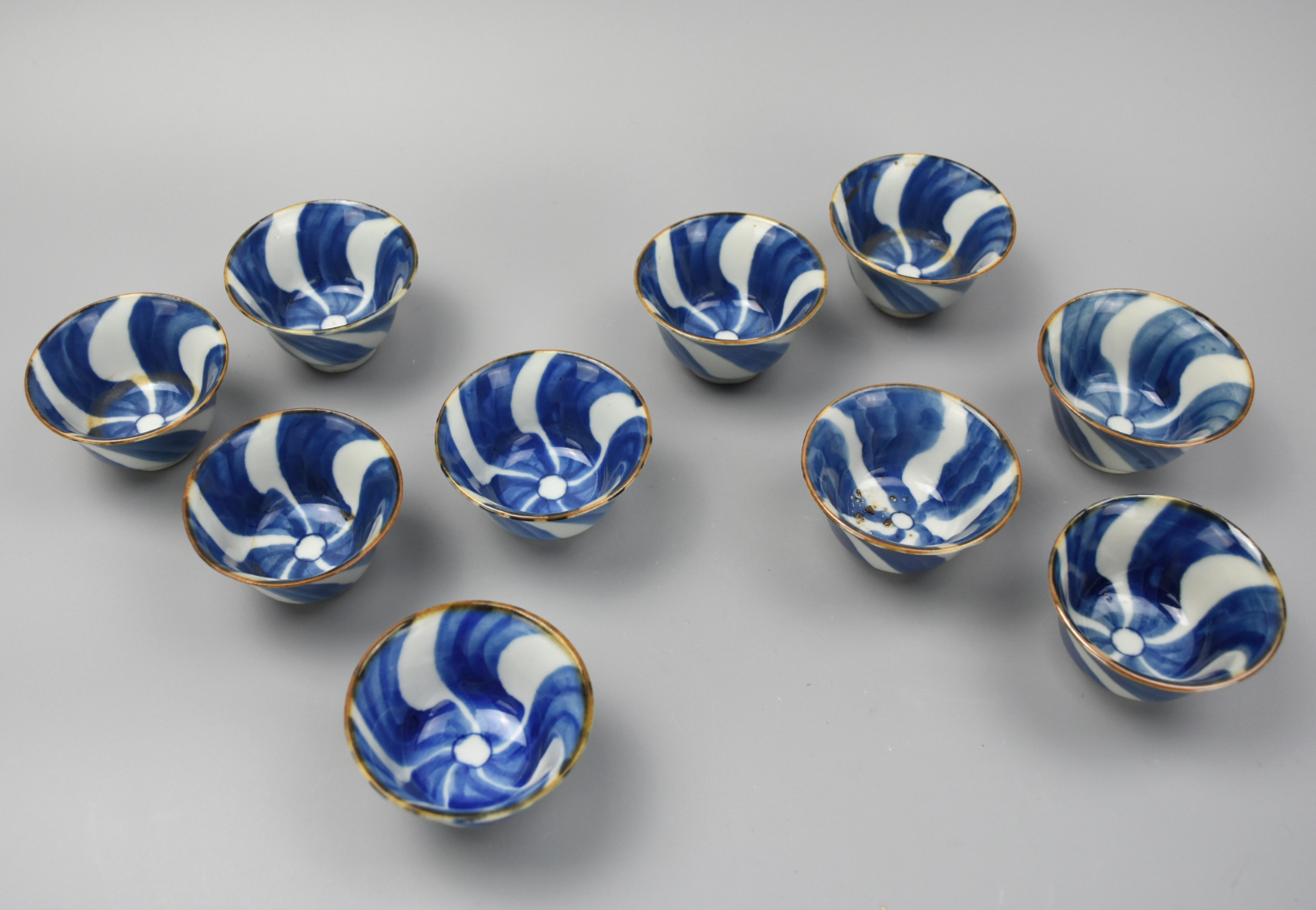 10 SMALL BLUE& WHITE JAPANESE"SPIRAL"