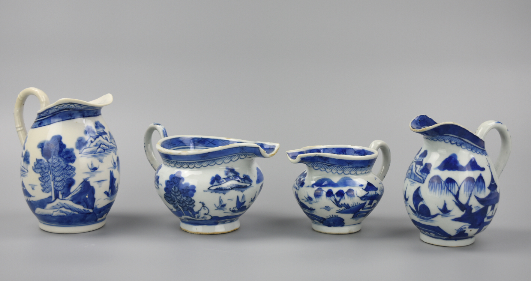 4 CHINESE EXPORT BLUE & WHITE EWER SET,