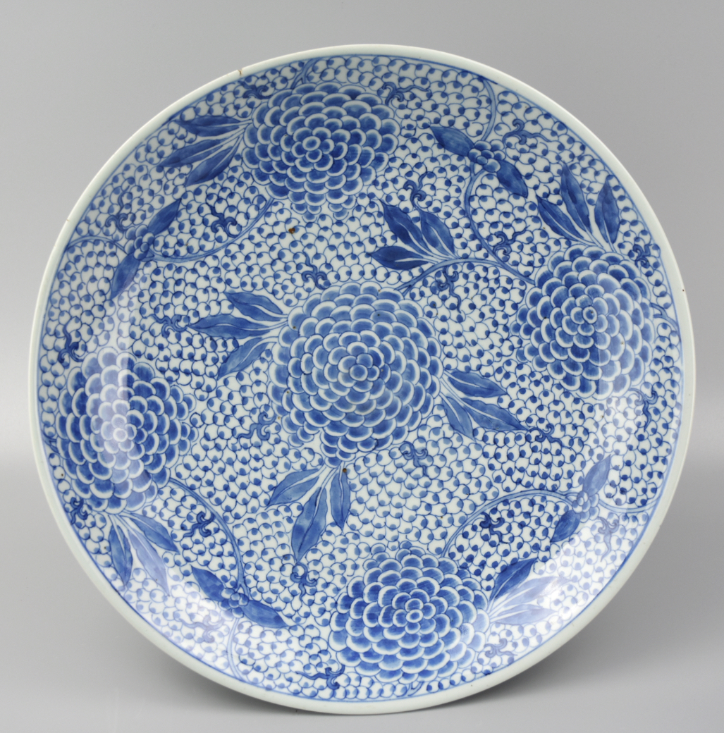 CHINESE B & W FLORAL CHARGER "MARIGOLDS",KANGXI