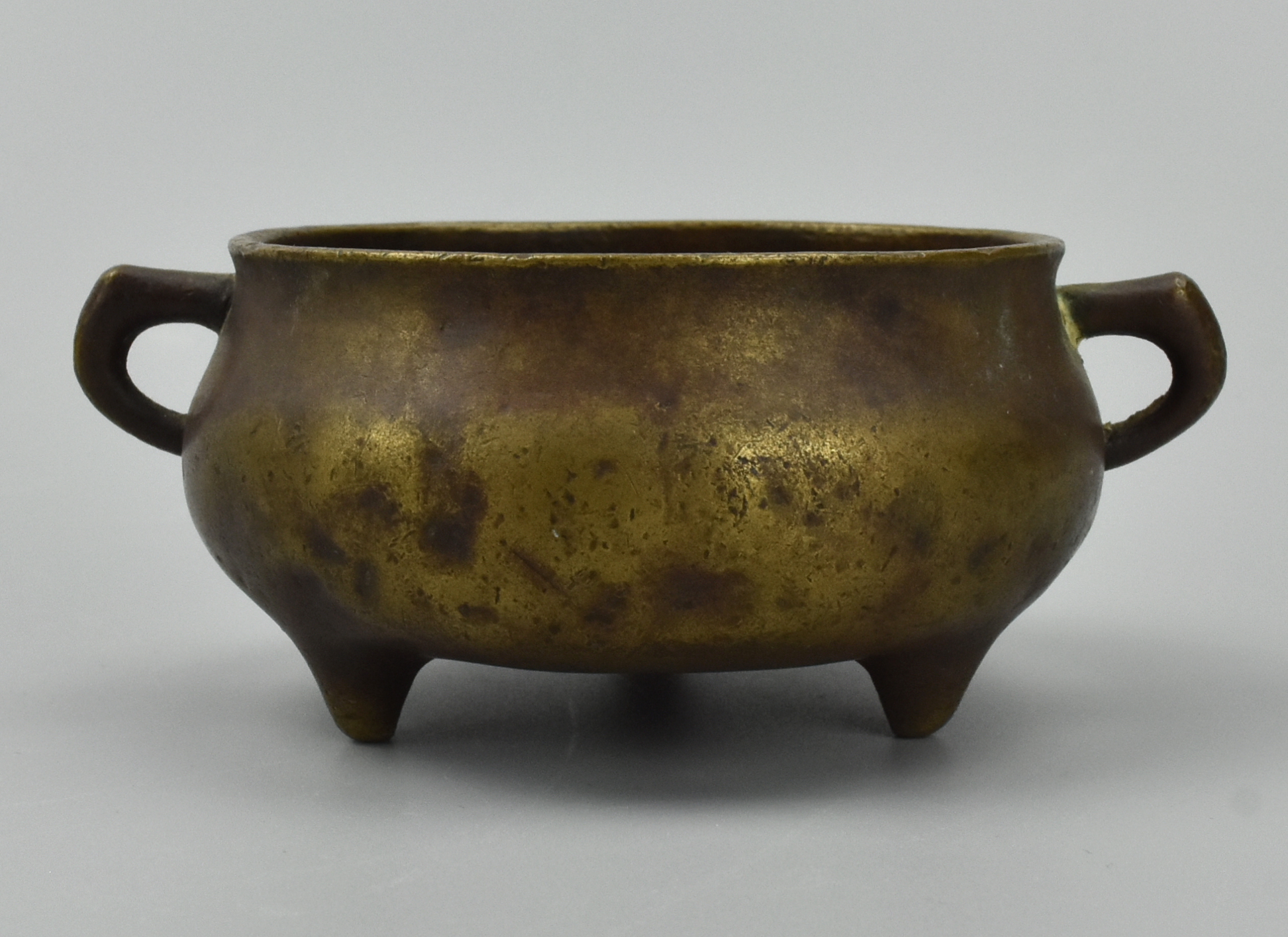 SMALL CHINESE BRONZE CENSER W  2cf606