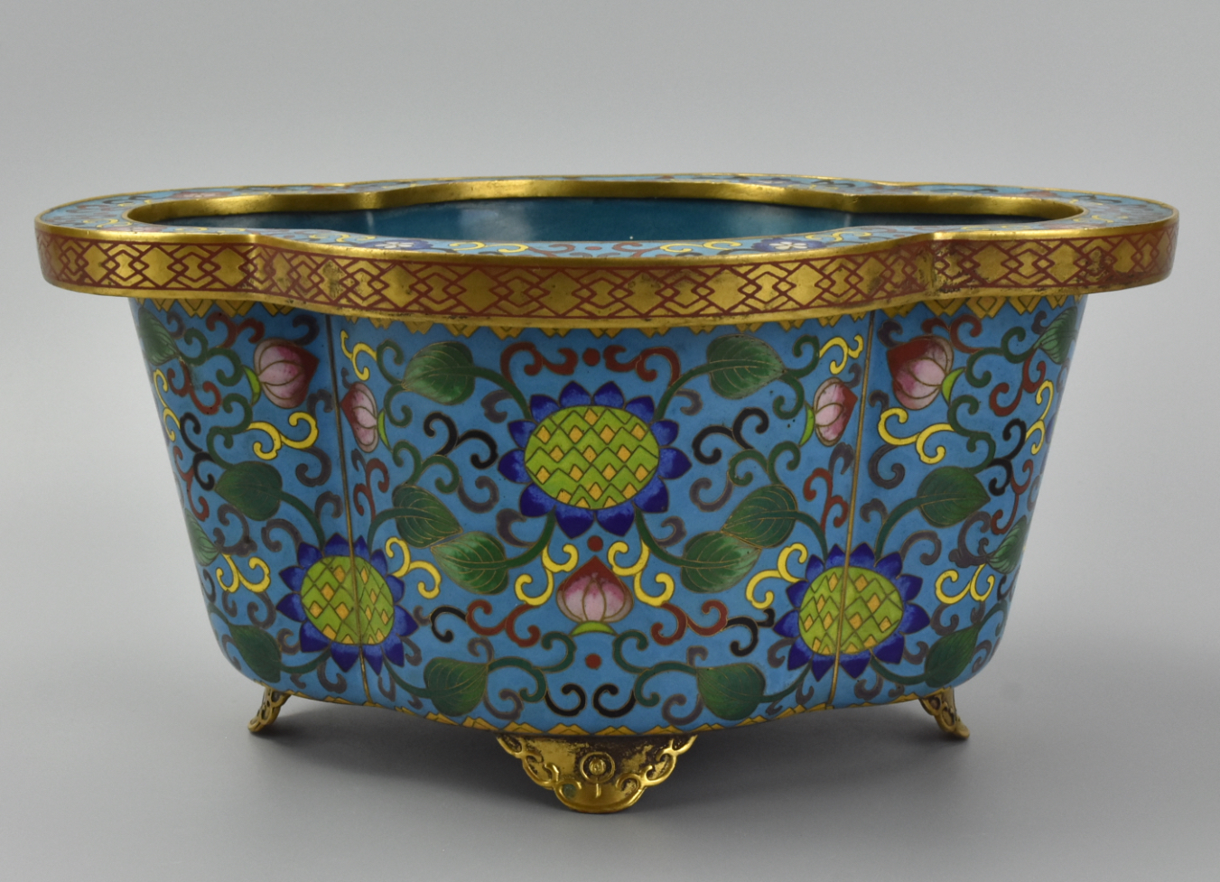 CHINESE FOOTED CLOISONNE QUATREFOIL