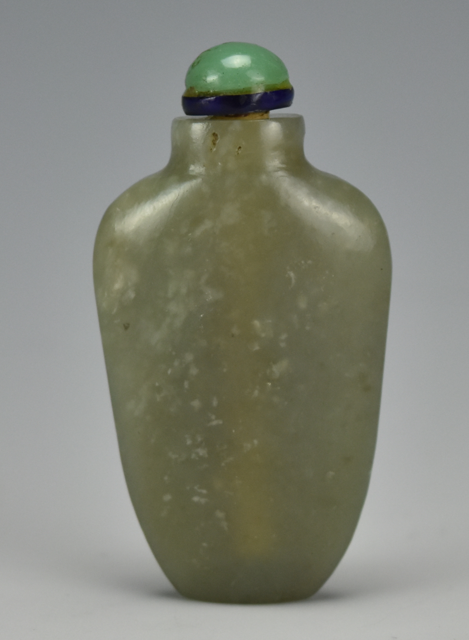 CHINESE SPINACH JADE SNUFF BOTTLE QING 2cf62c