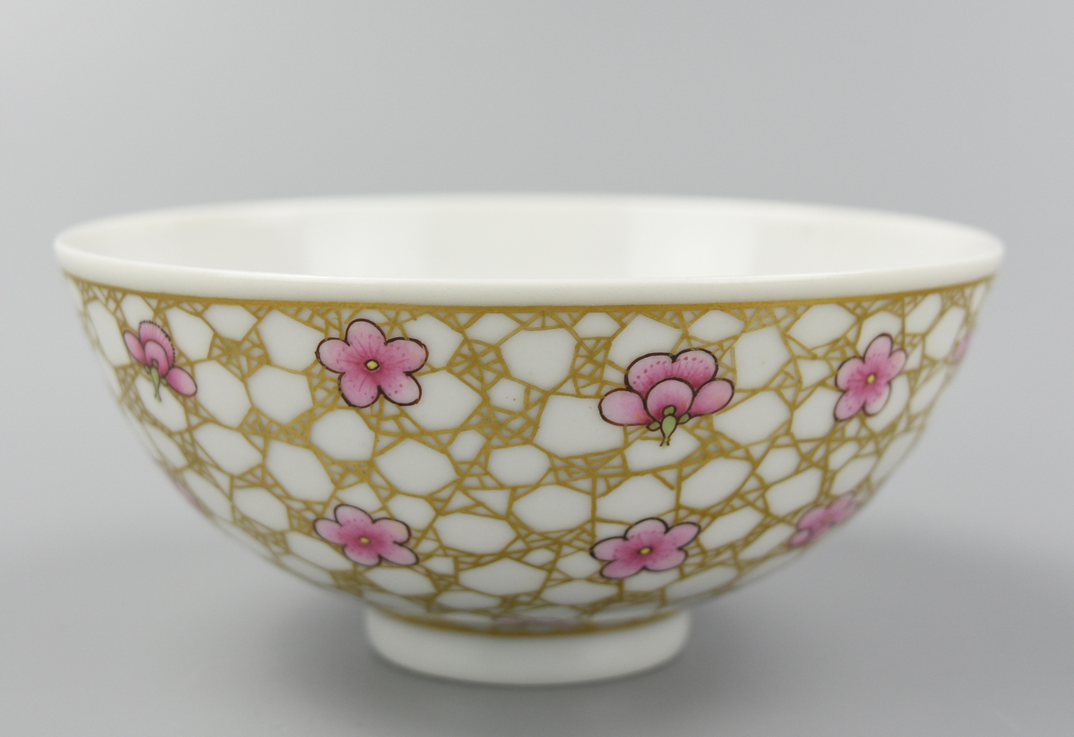 CHINESE FAMILLE ROSE GILDED BOWL