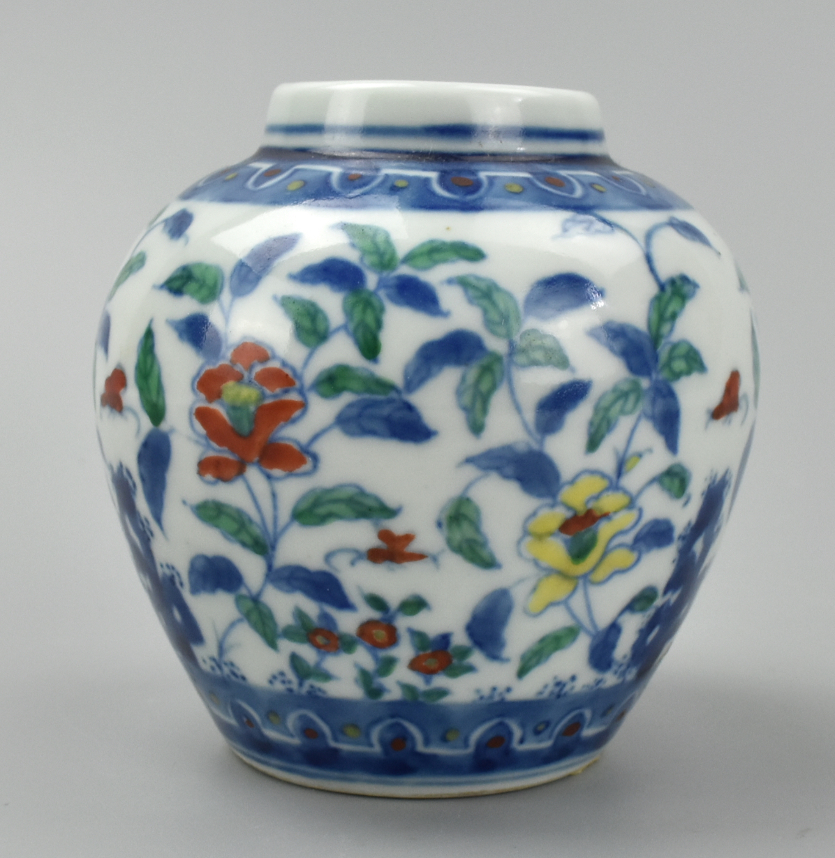 CHINESE SMALL DOUCAI FLOWER JAR W/