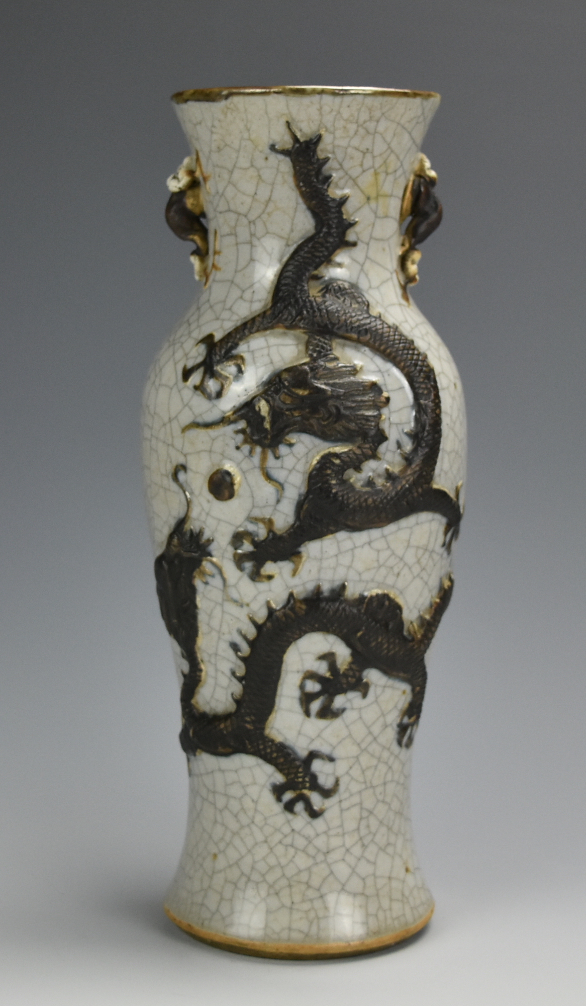 A CHINESE GE WARE DRAGON VASE,19TH
