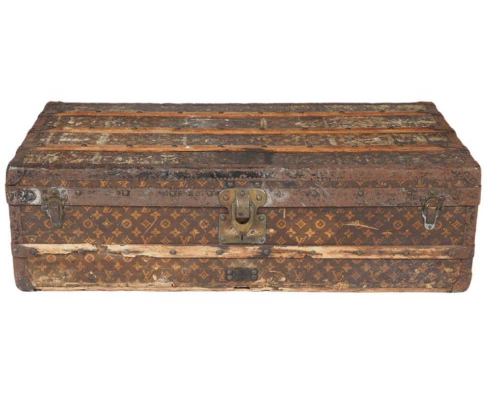 LOUIS VUITTON VINTAGE STEAMER TRUNKLouis