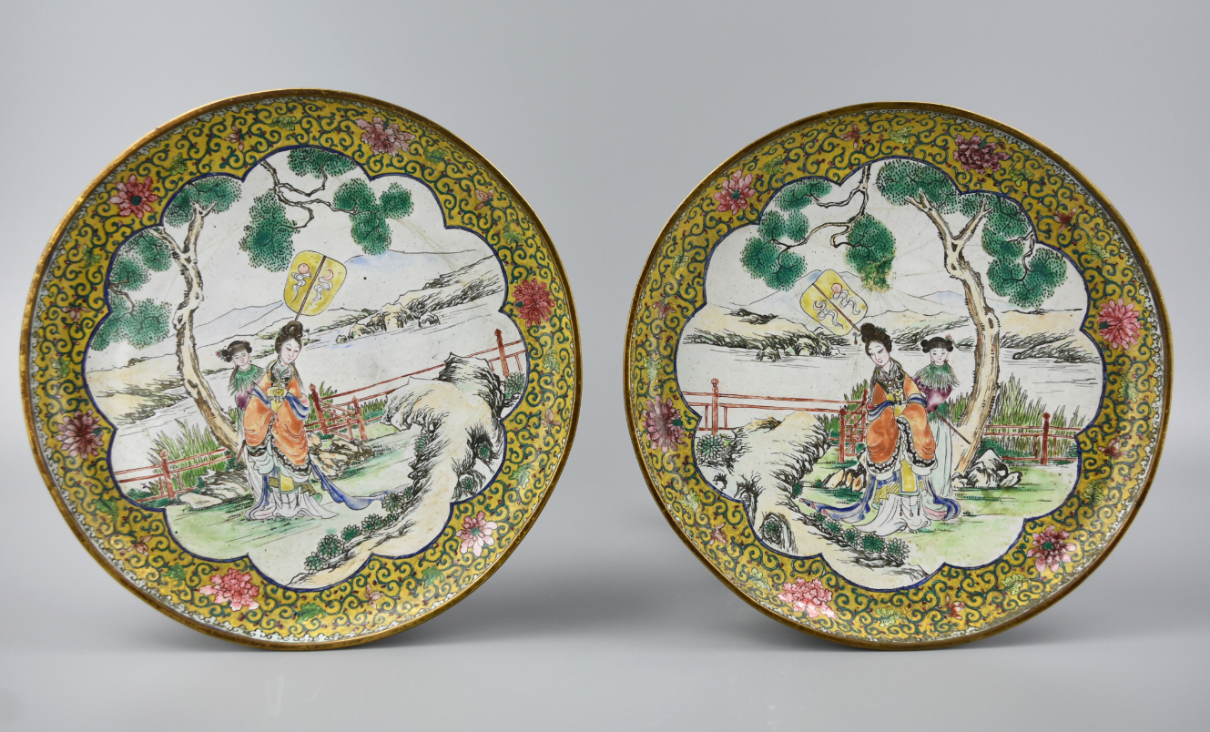 PAIR OF CHINESE CANTON ENAMEL GLAZED