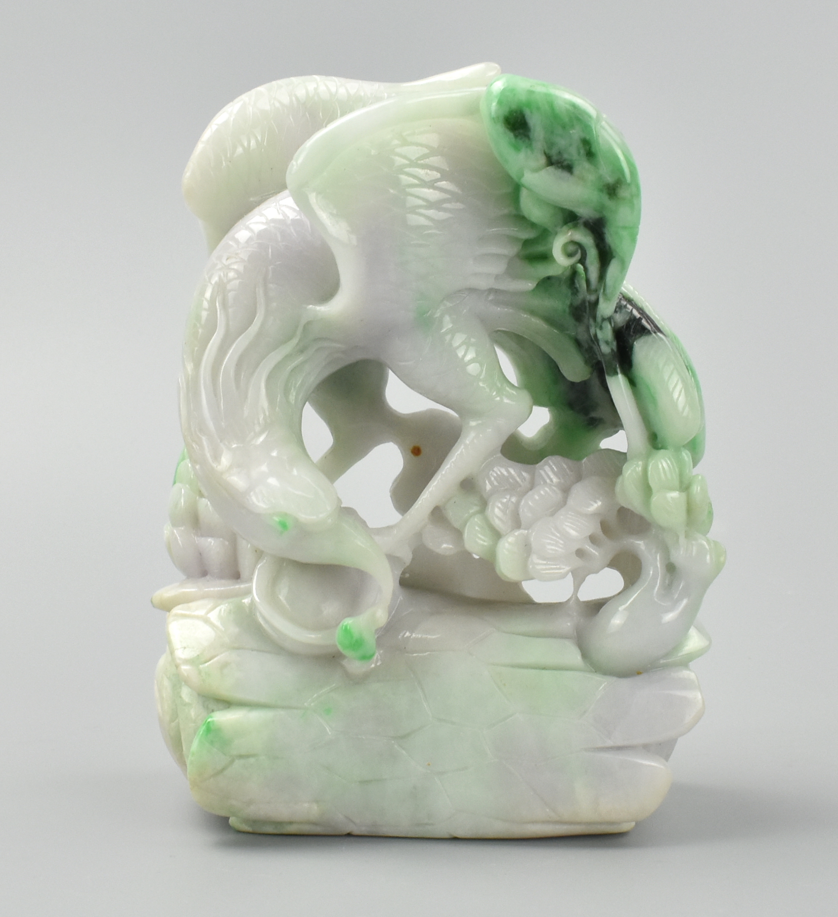 CHINESE CARVED JADEITE ORNAMENT