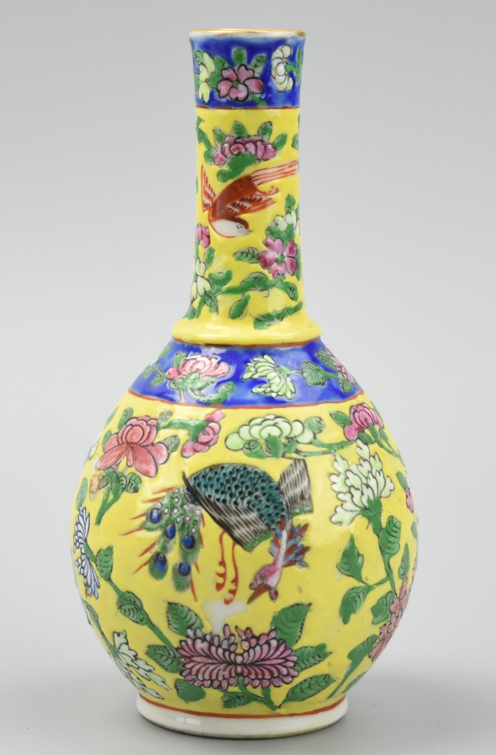 CHINESE YELLOW FAMILLE ROSE VASE 2cf75a