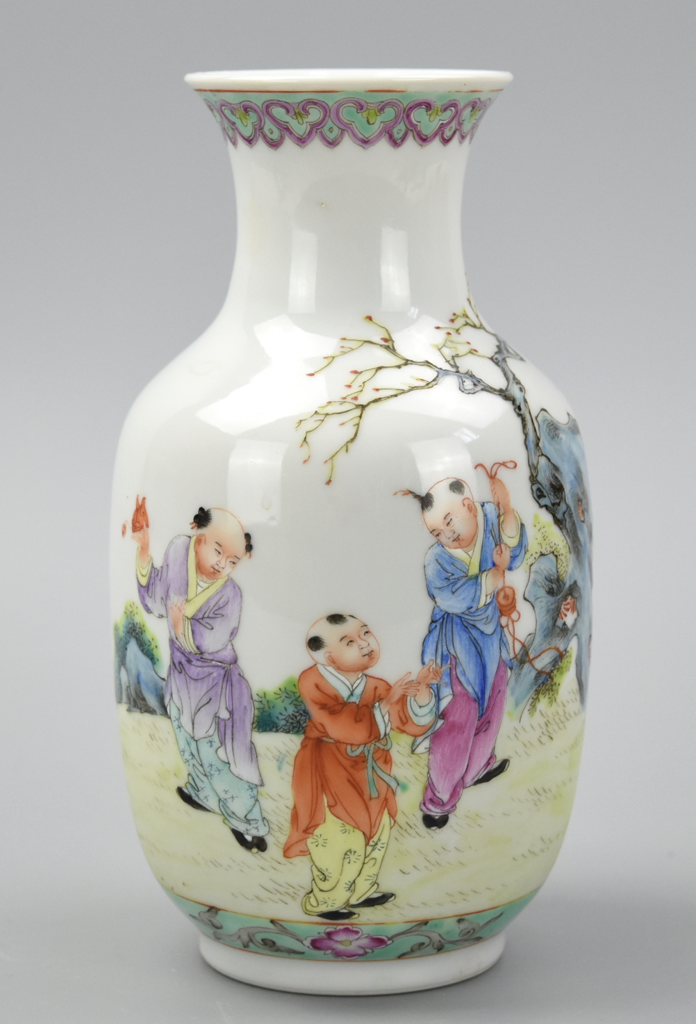 CHINESE FAMILLE ROSE VASE W CHILDREN  2cf76a