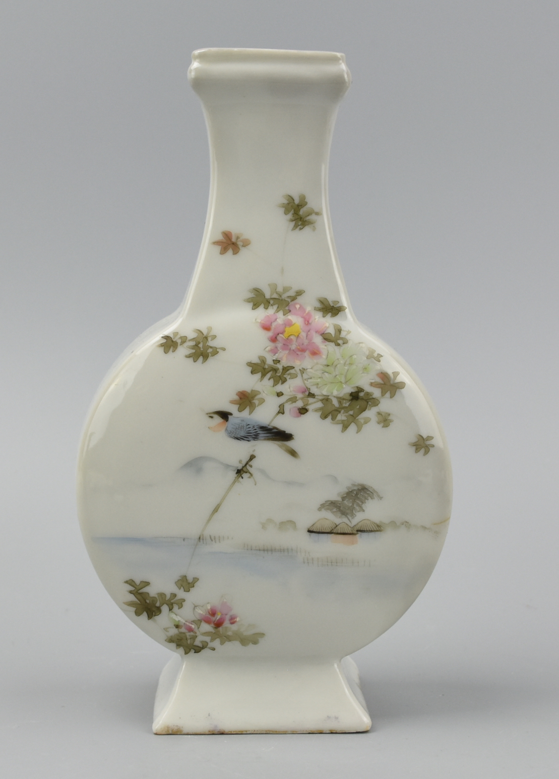 JAPANESE FAMILLE ROSE VASE W/ BIRD