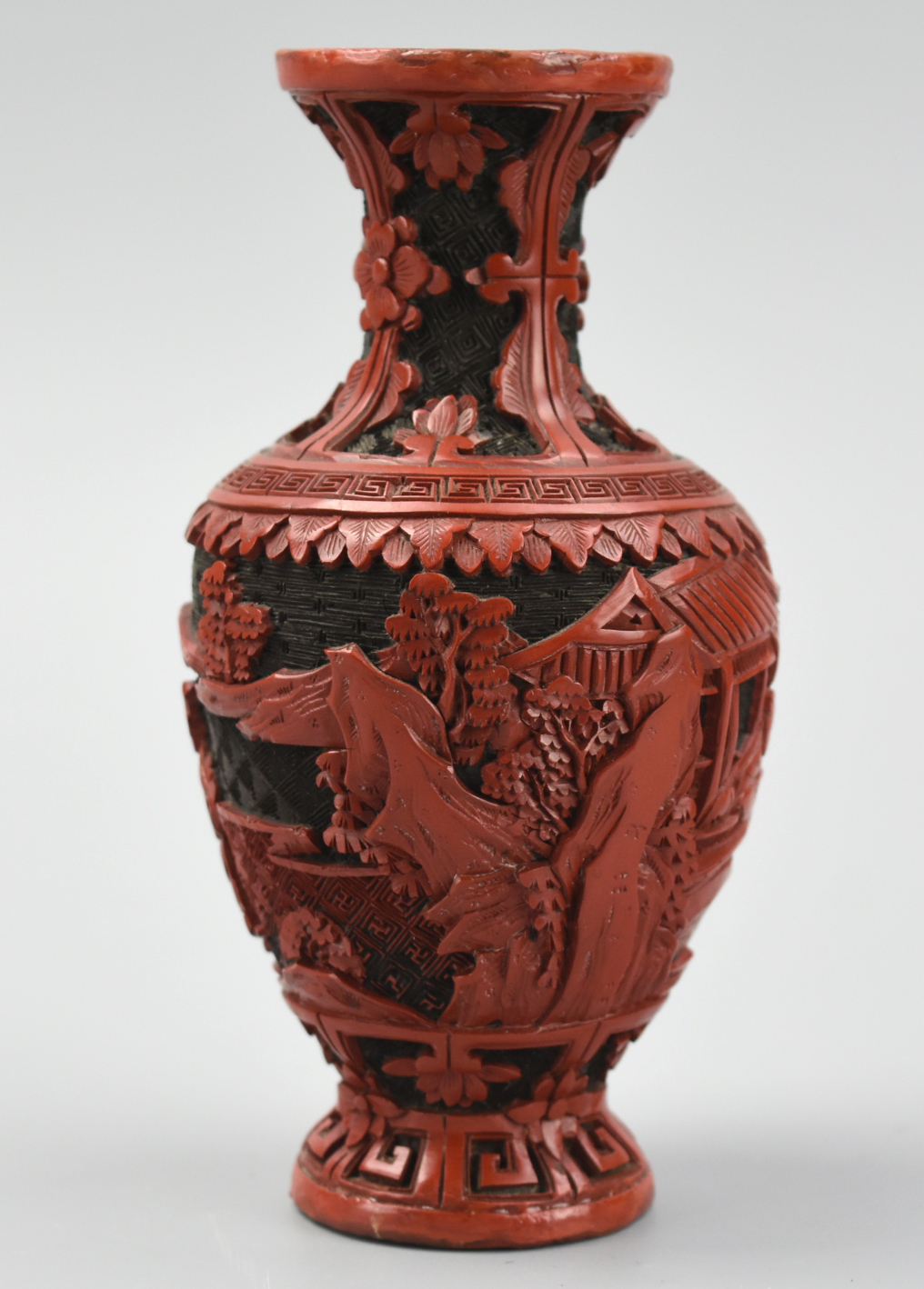 SMALL CHINESE LACQUERWARE VASE,QING