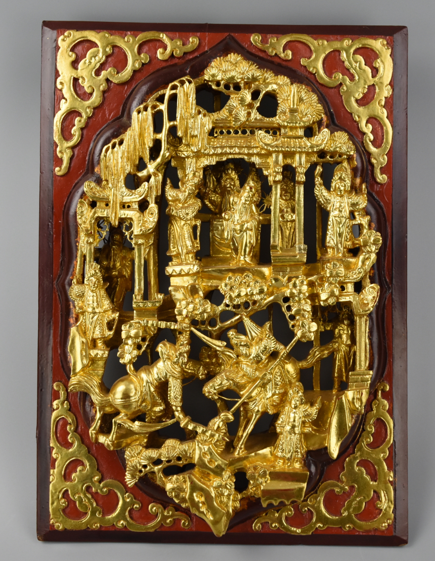CHINESE CARVED GILDED HIGH-RELIEF