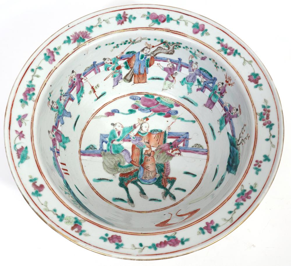 CHINESE PORCELAIN HAND PAINTED BOWLChinese