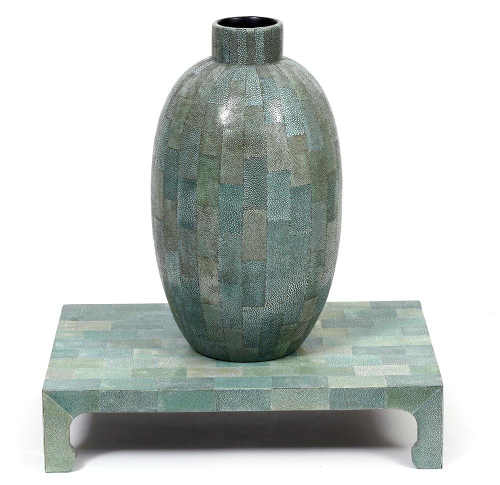 SHAGREEN VASE AND TABLE STANDShagreen 2d00cf