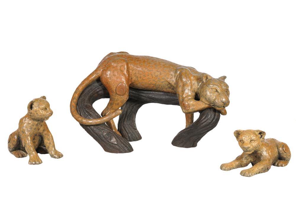 TIE FENG JAING LEOPARD FAMILY BRONZE