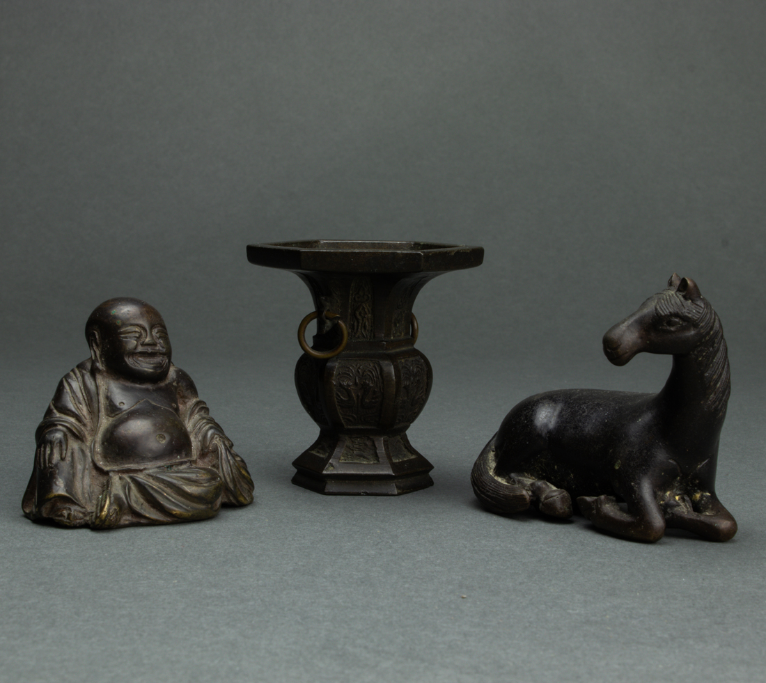  LOT OF 3 CHINESE BRONZE OBJECTS 2cdda1