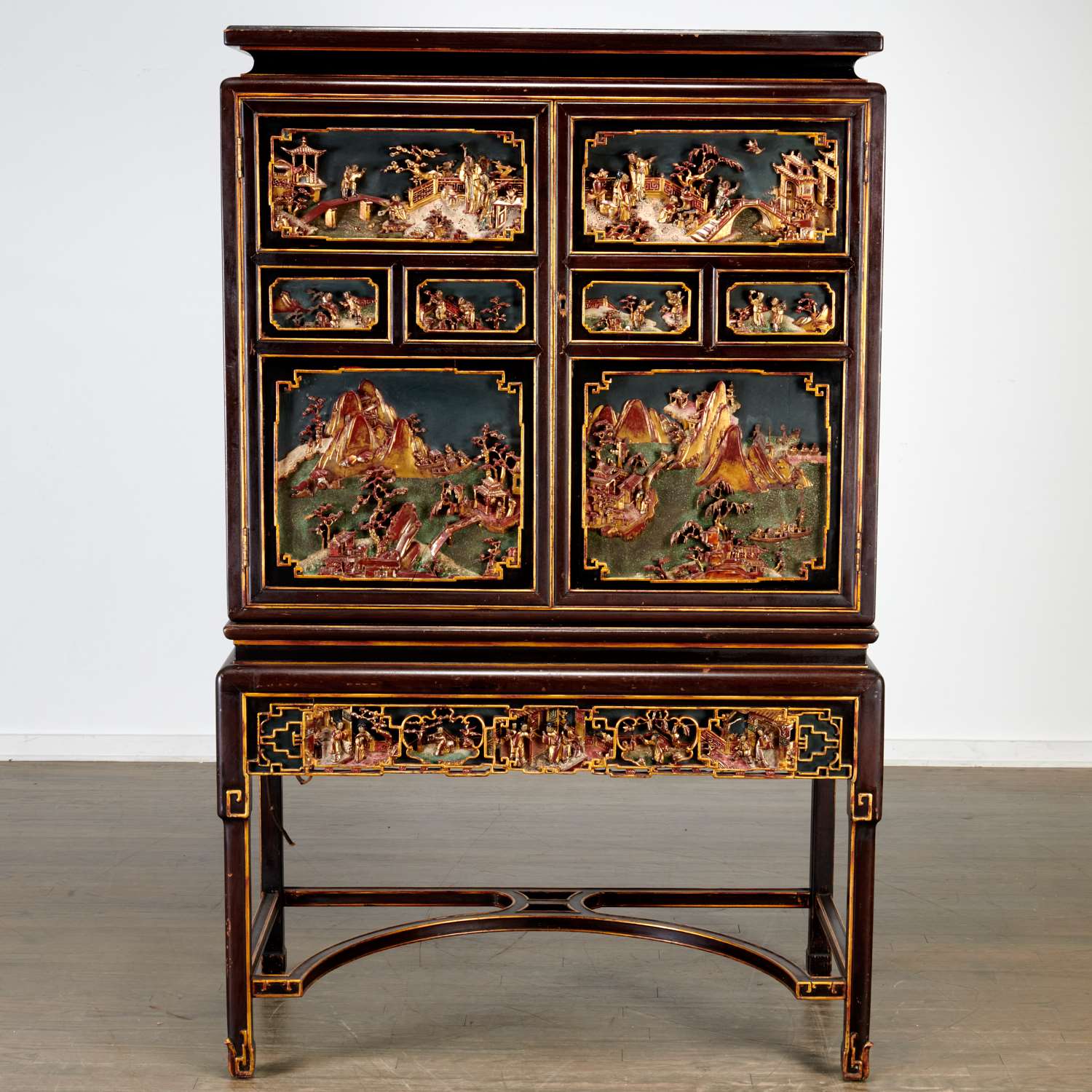 CHINESE EXPORT CARVED LACQUERED