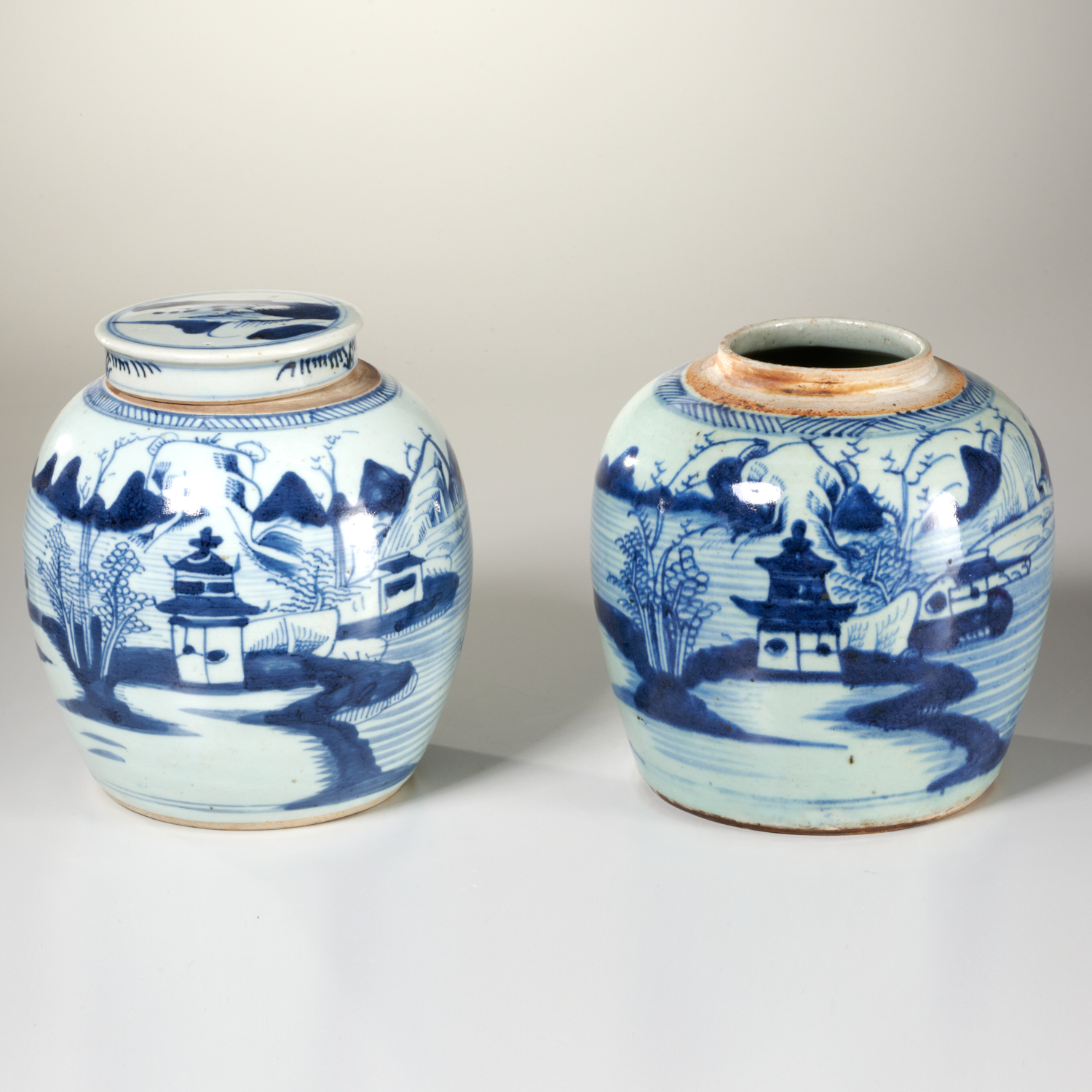 PAIR CHINESE CANTON PORCELAIN GINGER 2ce055