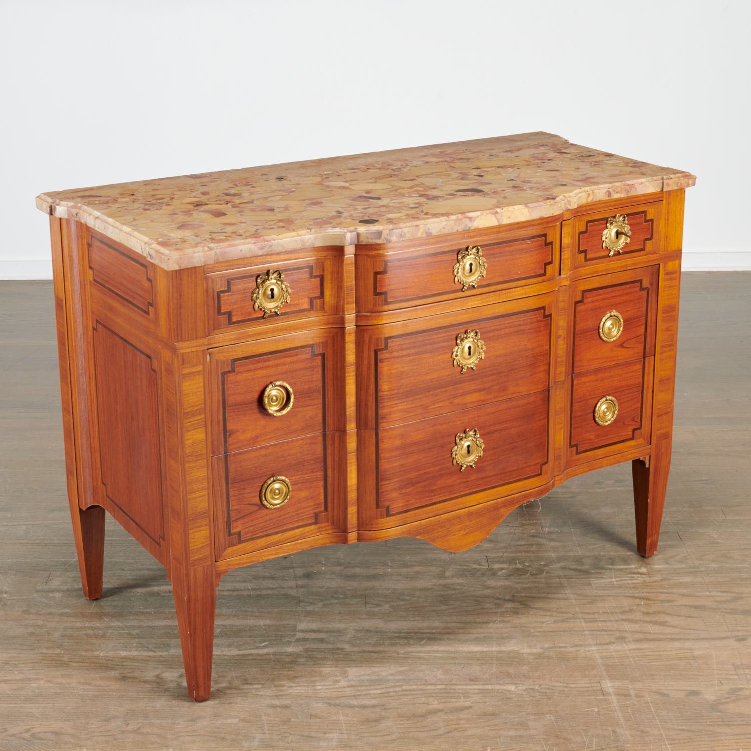 LOUIS XVI TRANSITION STYLE COMMODE  2ce347