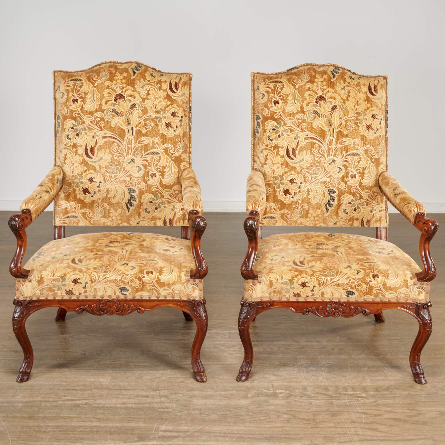 PAIR REGENCE CARVED WALNUT FAUTEUILS 2ce3e6