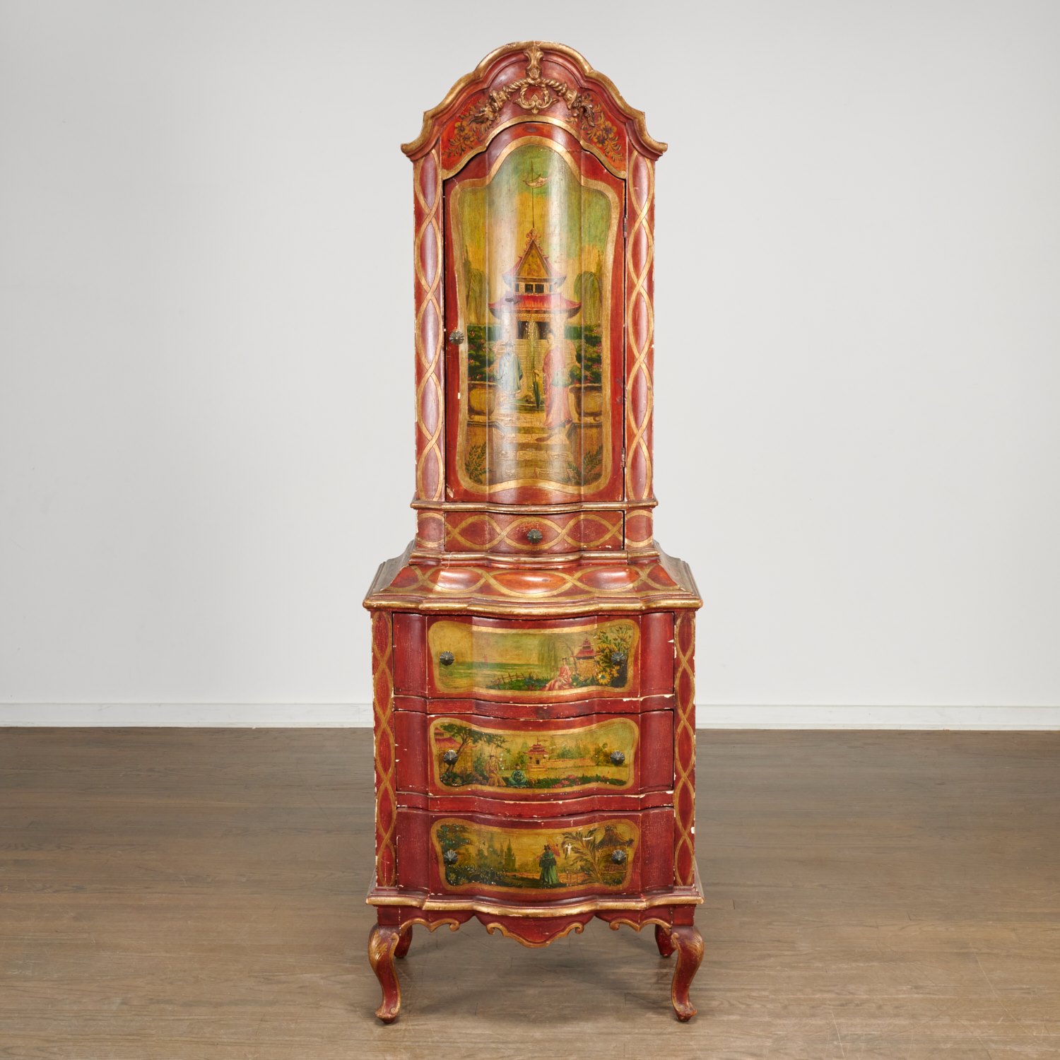 VENETIAN GILT AND SCARLET LACQUERED 2ce3fa