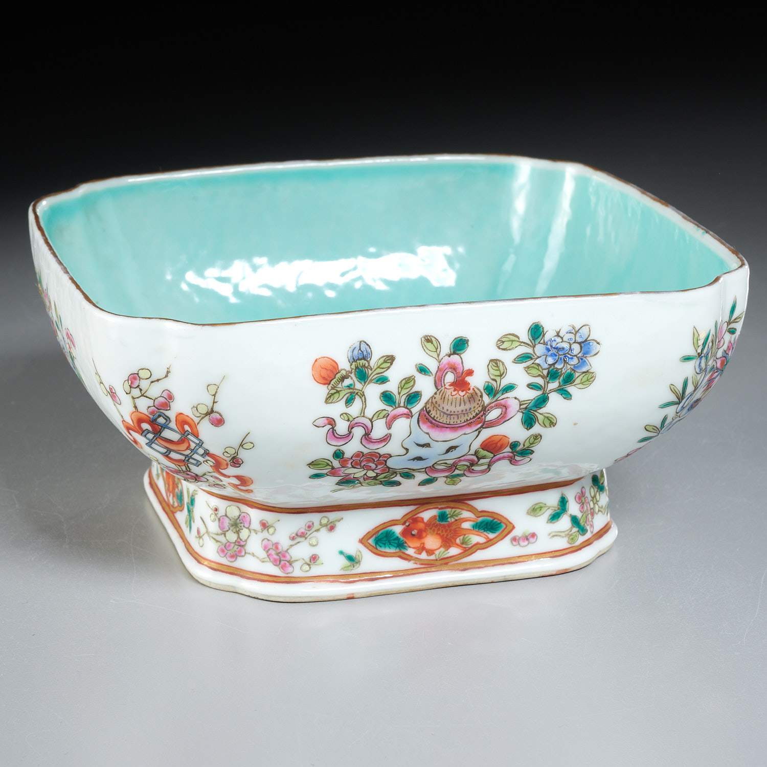 CHINESE POLYCHROME GLAZED PORCELAIN