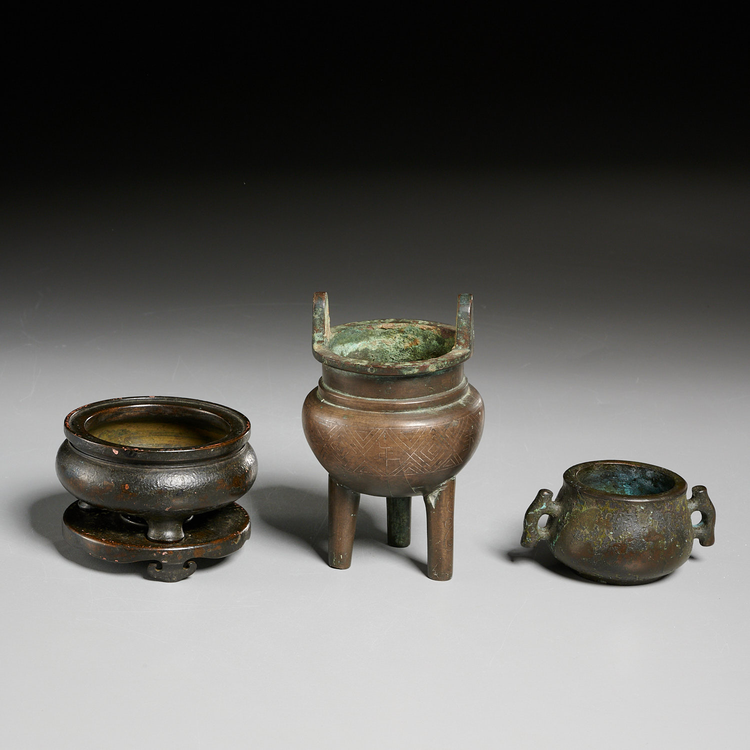  3 MINIATURE CHINESE BRONZE CENSERS 2ce7cb