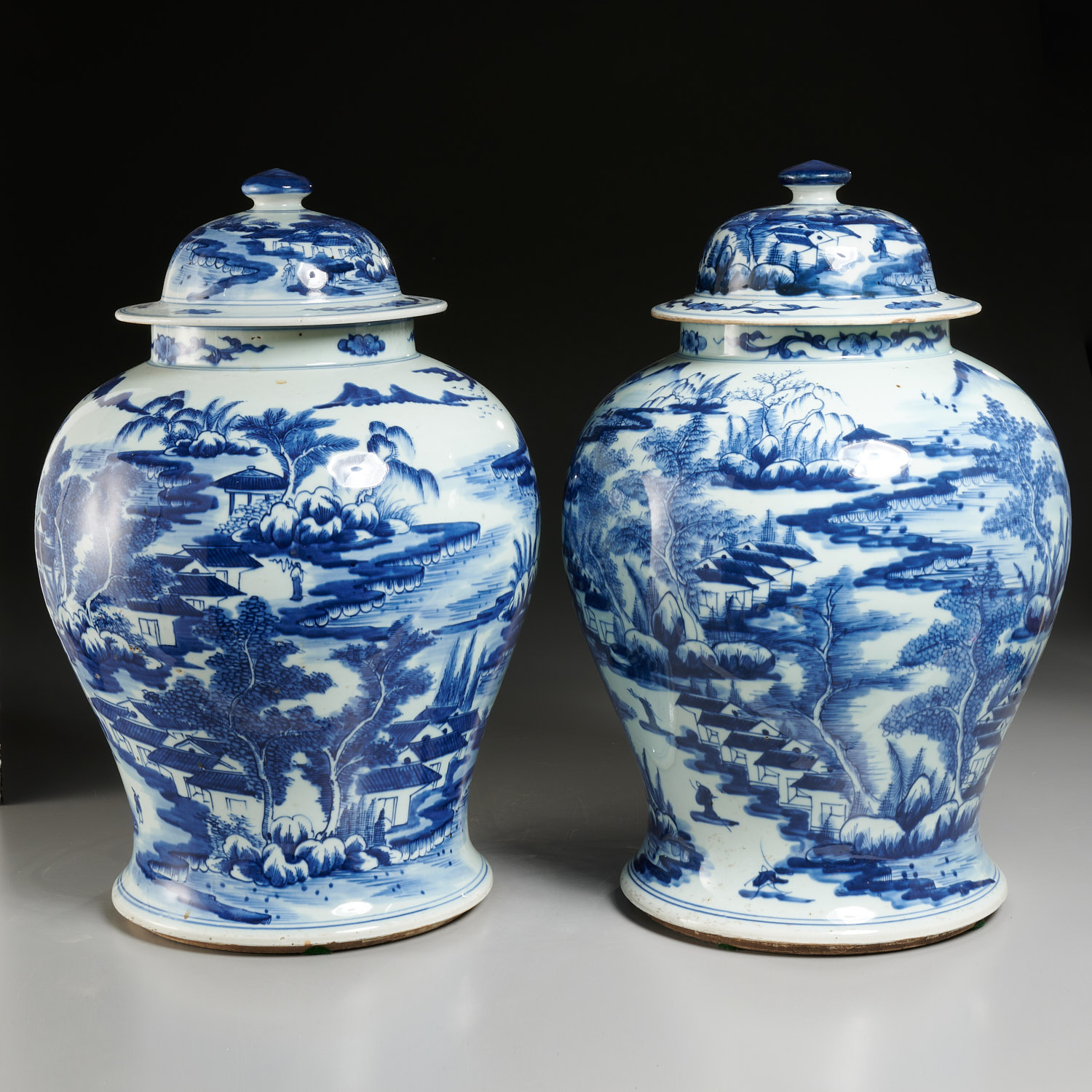 PAIR LARGE CHINESE BLUE WHITE 2ce7e2