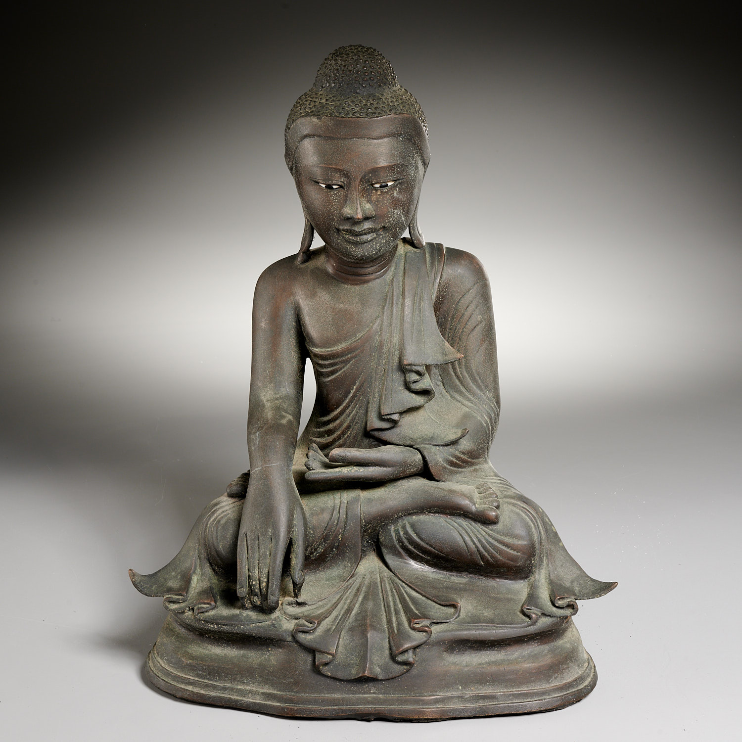 LARGE SOUTHEAST ASIAN BRONZE SHAKYAMUNI