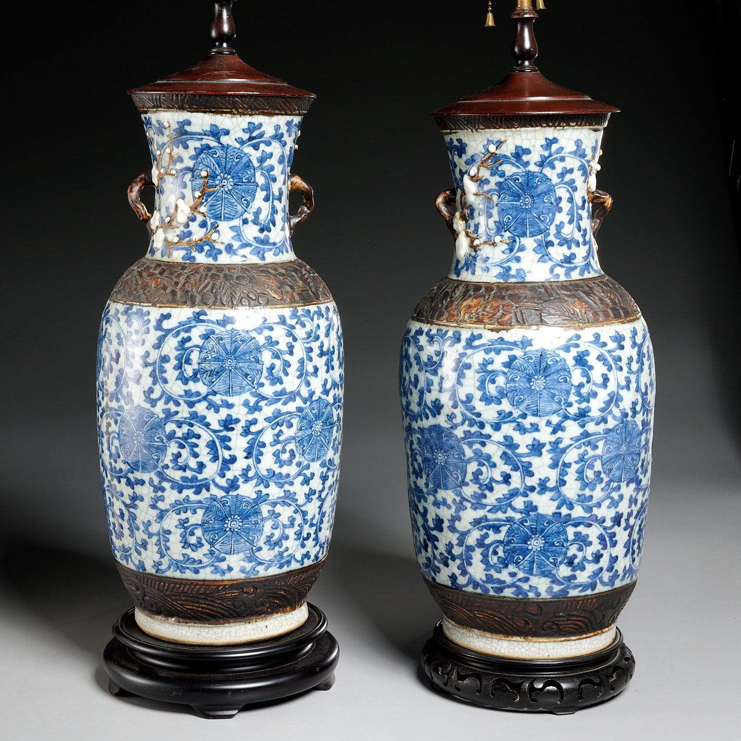 PAIR CHINESE BLUE AND WHITE VASE 2ce7fb