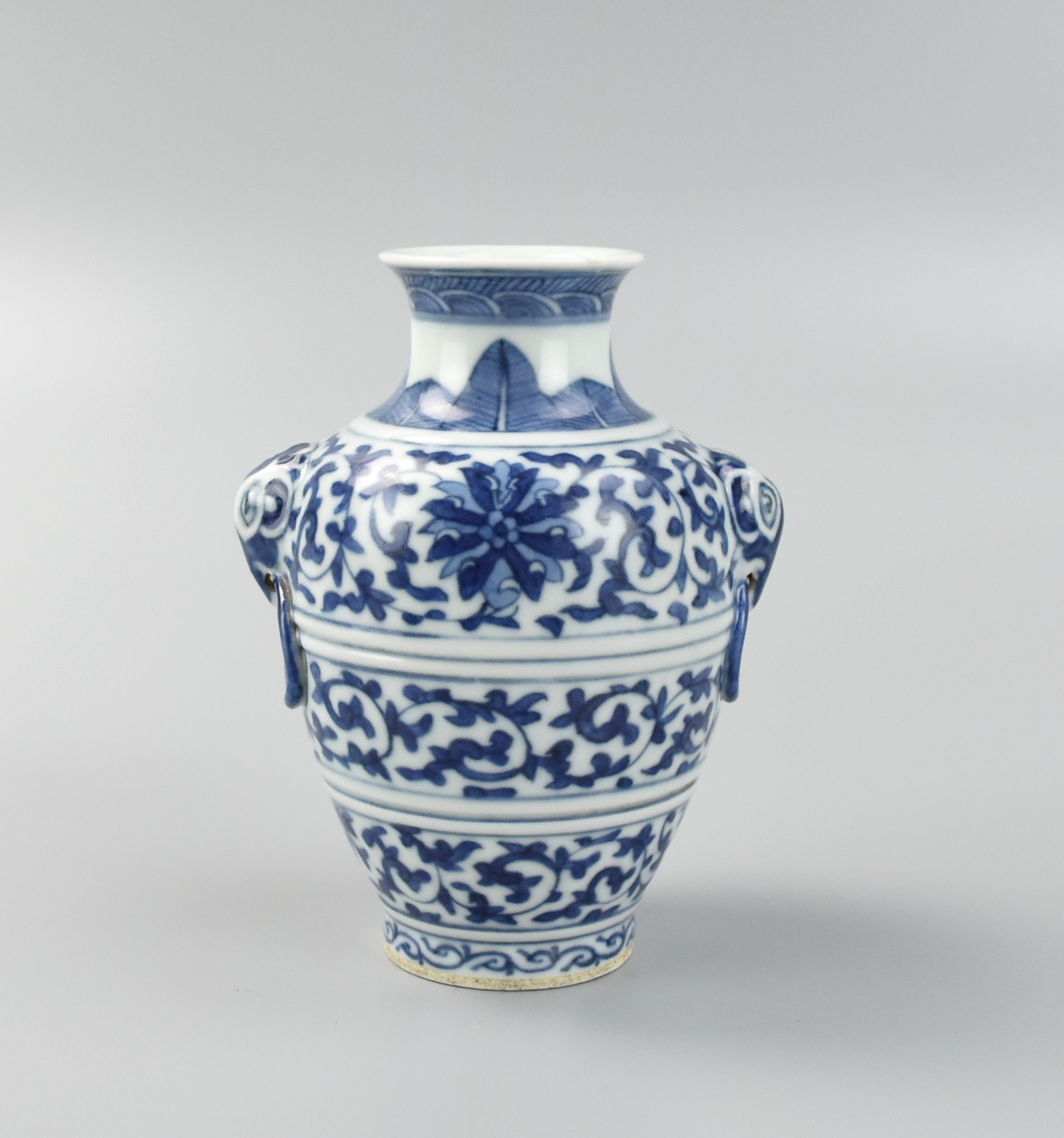 CHINESE BLUE AND WHITE VASE W  2ce85b